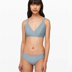 Lululemon 6 Bikini Bottoms Clear Waters Bottom Size 6 Blue Chambray